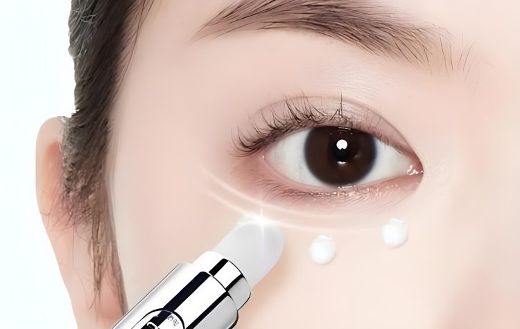 The Art of Eye Care: How Eye Creams Transform Your Skincare Routine into a Masterpiece