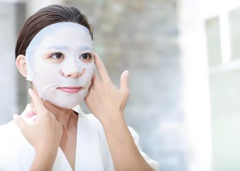 The Art of Selecting and Using Face Masks: Unlocking Your Skin’s Natural Radiance