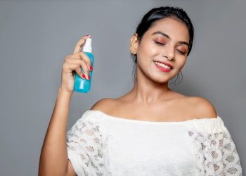 Translucent Flourish: Mastering the Art of Light Makeup Setting