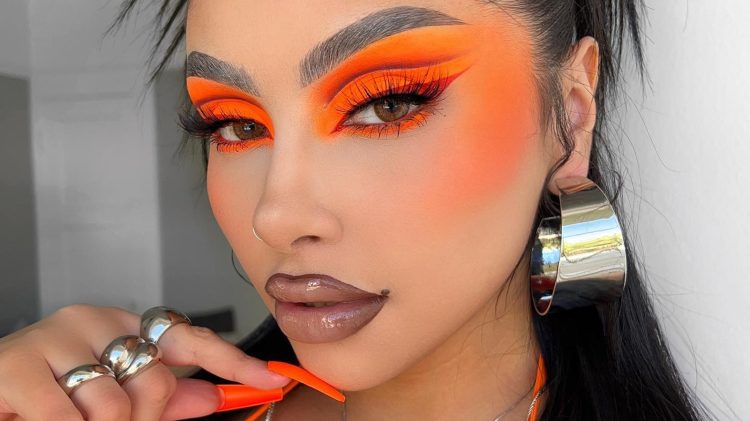 The Alluring Orange Eyeshadow Look for a Natural Glow
