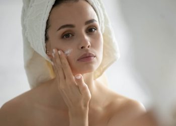 Embracing Hydration: A Skincare Guide for Autumn and Winter