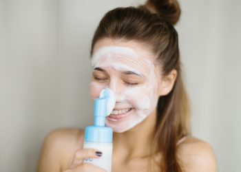 Top 5 Ingredients to Look for in Your Anti-Aging Skincare