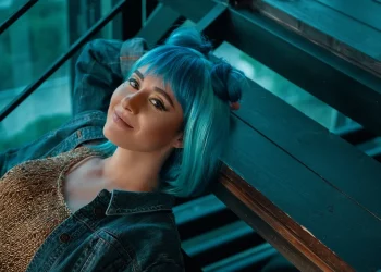 The Ultimate Guide to Hair Coloring: How to Achieve the Perfect Shade