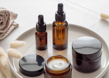 How to Combat Acne with a Consistent Skincare Routine