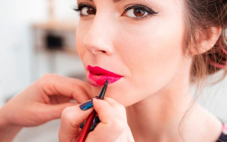 How to Create a Bold and Dramatic Evening Makeup Look