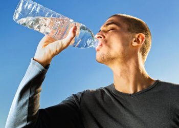 The Beauty Benefits of Staying Hydrated: Why Water is Your Skin’s Best Friend