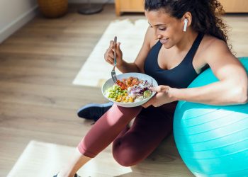 How to Combine Healthy Eating Habits and Daily Exercise for Optimal Physical Well-being