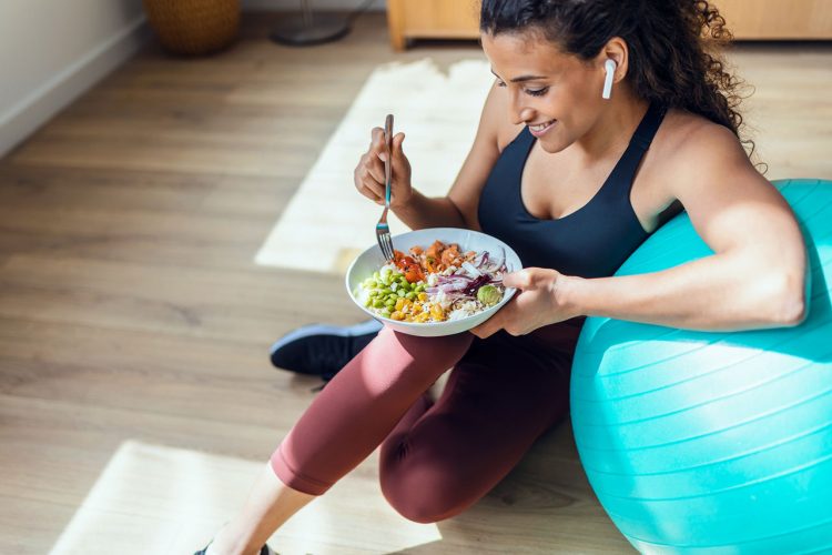 How to Combine Healthy Eating Habits and Daily Exercise for Optimal Physical Well-being