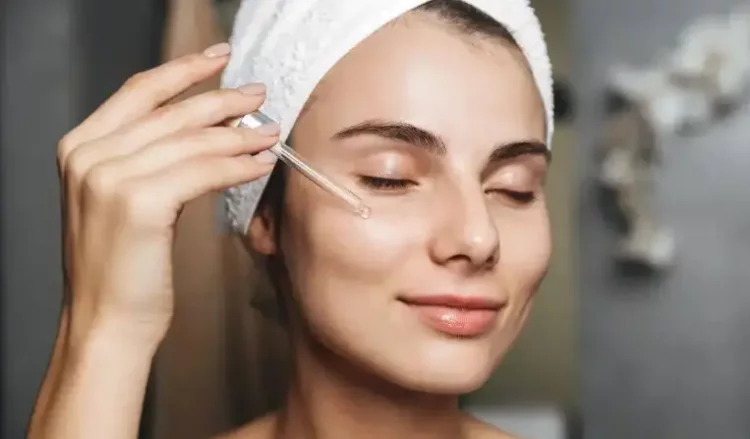 Serum vs. Moisturizer: Which Skincare Product is Worth the Investment in Different Seasons?