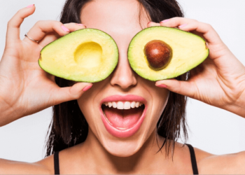 DIY Natural Hair Masks: Are Homemade Formulas Really Safer and More Effective Than Professional Products?