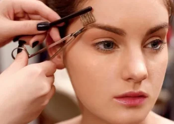 2025 Aesthetic Trends Forecast: Minimalism vs. Bold Expression – Who Will Dominate the Beauty Standards?