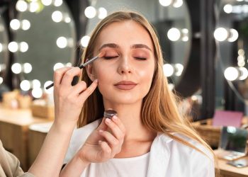 How Can You Make Your Makeup Last All Day?