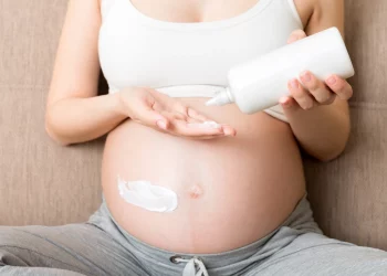 How to Manage Sensitive Skin During Pregnancy
