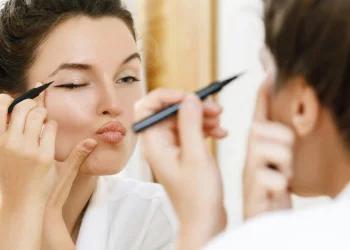 Difference Between Evening Makeup and Everyday Makeup