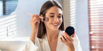 Makeup Brushes vs. Sponges: Which One Is Better? How to Use Them Correctly