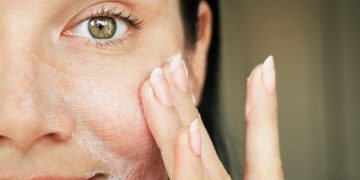 Can Dry Skin Really Be Saved by Deep Moisturizing Creams? Discover These Miraculous Hydrating Products!