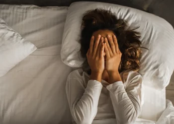 How Does Sleep Deprivation Affect Your Skin and Body? Improve These Habits to Reclaim Your Natural Glow!