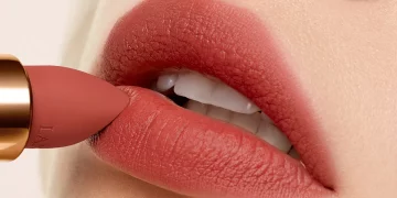The Secret to Long-Lasting Lipstick: Tips, Tricks, and Science Behind the Perfect Pout