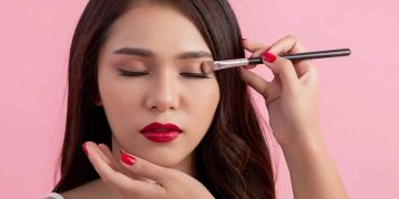 How Can You Create a Bold Lip Look Without Feathering or Smudging?