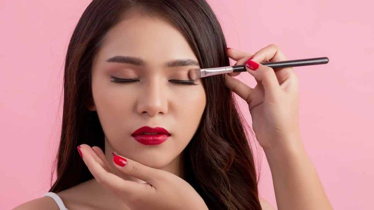 How Can You Create a Bold Lip Look Without Feathering or Smudging?