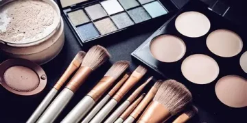 Festival Makeup: A Guide to Safe, Dazzling Glitter and Vibrant Color