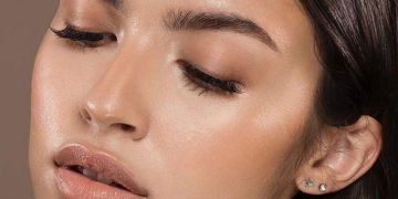 Is It Possible to Achieve a Radiant Glow Without a Single Swipe of Highlighter?