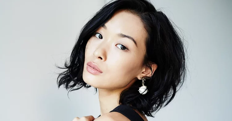 How Can Eye Makeup Be Perfectly Tailored to Different Eye Shapes?