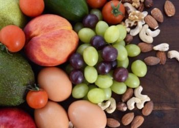 Is Your Diet Secretly Fueling Your Acne? An Anti-Inflammatory Approach to Clear Skin