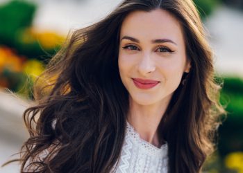 How Can You Maintain Thick Hair for Maximum Moisture, Definition, and Long-Term Health?