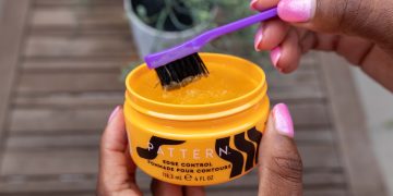 How Can You Style Curly Hair Without Frizz?