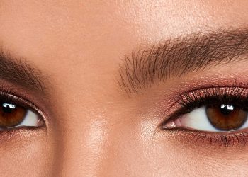 How Can Beginners Master a Smokey Eye Look?