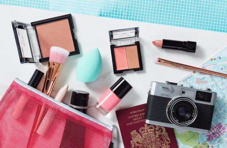The Ultimate Travel Makeup Kit: How to Create a Versatile, Compact, and TSA-Friendly Beauty Arsenal