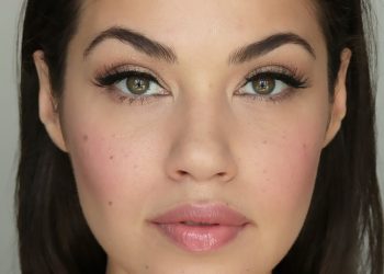 How Can You Safely Apply Makeup for Sensitive Eyes?