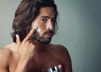 The Ultimate Guide to Hydrating Serums: Are You Using the Right One for Your Skin?