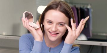 How Can You Seamlessly Transition Your Makeup from Day to Night?