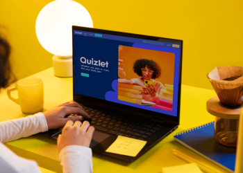 Makeup Meets AI: Are Smart Mirrors and Personalized Routine Apps Redefining Beauty?