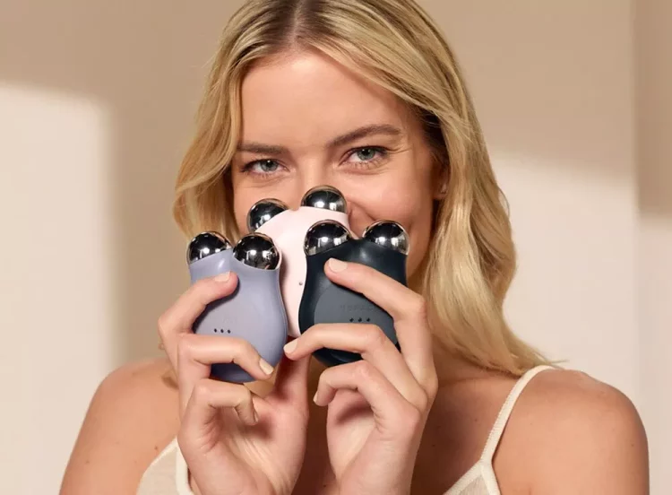 The Truth About Your Home “Beauty Lab”: Can At-Home Devices Really Deliver Professional Results?