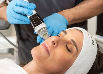 Is Microneedling with Serums Really Safe—and How Do You Maximize Its Results?