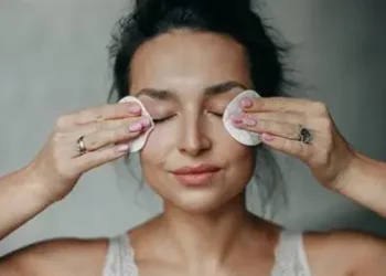 The Invisible Assault: How Pollution is Aging Your Skin and How to Fight Back