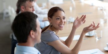 Are Articles More Persuasive Than Visual Content?