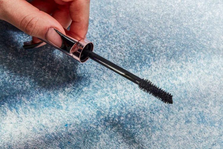Why Does Your Mascara Smudge, and How to Fix It?